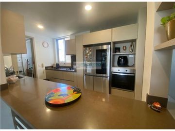 SE VENDE AMPLIO APARTAMENTO EN EL PORTAL DE GENOVES