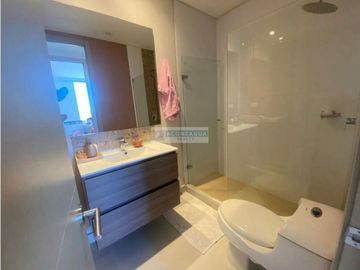 SE VENDE AMPLIO APARTAMENTO EN EL PORTAL DE GENOVES