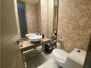 SE VENDE AMPLIO APARTAMENTO EN EL PORTAL DE GENOVES