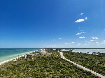 Espectacular departamento con vista al mar en Telchac totalmente amueblado
