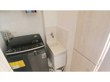 Vendo casa moderna tres niveles en conjunto en Chia.