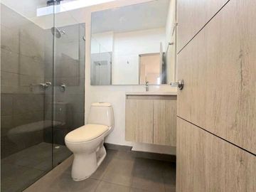 Vendo casa moderna tres niveles en conjunto en Chia.