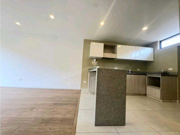 Vendo casa moderna tres niveles en conjunto en Chia.