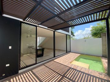 Casa lista para vivir en el norte de Merida, en privada Altozano