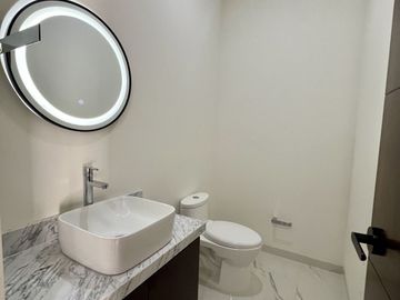 CASA EN VENTA COMPLETAMENTE EQUIPADA PRIVADA TAMARA