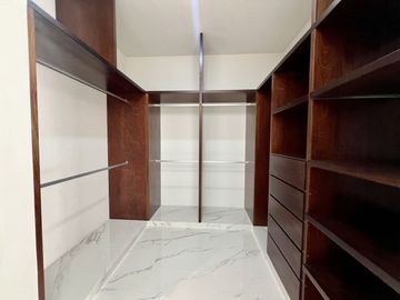 CASA EN VENTA COMPLETAMENTE EQUIPADA PRIVADA TAMARA