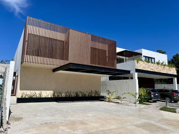 CASA EN VENTA COMPLETAMENTE EQUIPADA PRIVADA TAMARA