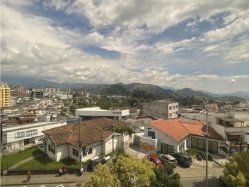 Apartamento en arriendo de 67m2 Av Santander
