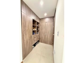 Casa de tres pisos con terraza en venta - Barrio Las Mercedes Palmira