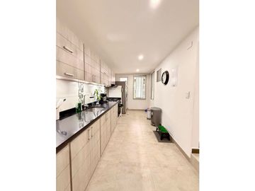 Casa de tres pisos con terraza en venta - Barrio Las Mercedes Palmira