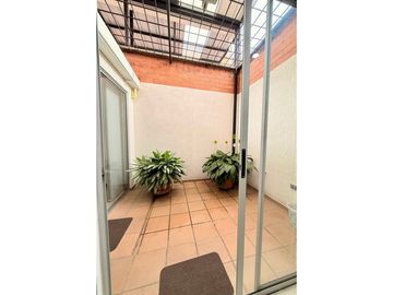 Casa de tres pisos con terraza en venta - Barrio Las Mercedes Palmira