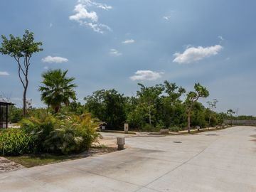 EXCLUSIVA CASA CONTEMPORÁNEA EN ESQUINA
