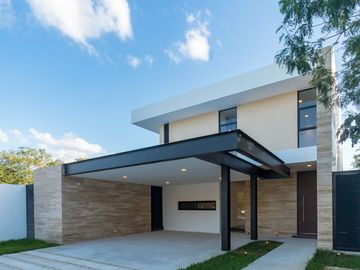 CASA EN VENTA CON SISTEMA INTELIGENTE DE 4 RECAMARAS EN PRIVADA TAMARA