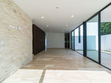CASA EN VENTA DE 3 RECAMARAS EN PRIVADA TAMARA, ZONA COUNTRY MERIDA
