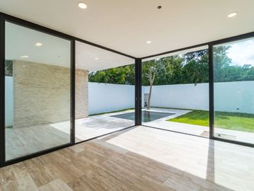 CASA EN VENTA DE 3 RECAMARAS EN PRIVADA TAMARA, ZONA COUNTRY MERIDA