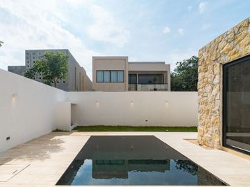CASA EN VENTA DE 4 RECAMARAS EN PRIVADA TAMARA EN ZONA COUNTRY MÉRIDA
