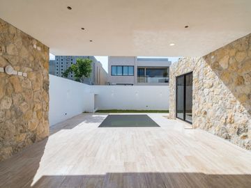 CASA EN VENTA DE 4 RECAMARAS EN PRIVADA TAMARA EN ZONA COUNTRY MÉRIDA