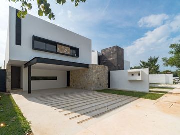 CASA EN VENTA DE 4 RECAMARAS EN PRIVADA TAMARA EN ZONA COUNTRY MÉRIDA