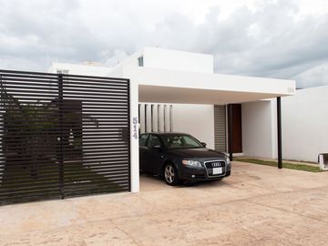 CASA EN VENTA MERIDA 3 RECAMARAS EN PRIVADA CAMPOCIELO YUCATAN
