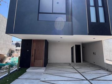 Casa en Venta en Parque México Lomas de Angelópolis