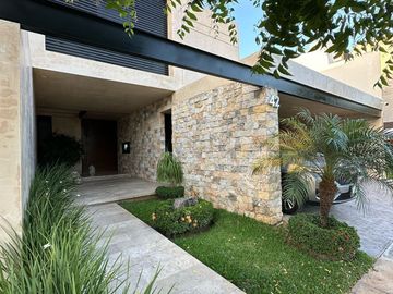 Casa en venta en Privada Solasta Residencial