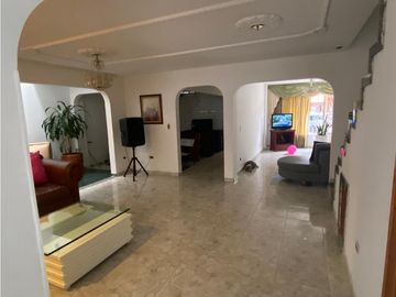 SE VENDE CASA DE 3 PISOS CANEY CR 8587285
