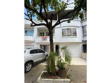 SE VENDE CASA DE 3 PISOS CANEY CR 8587285