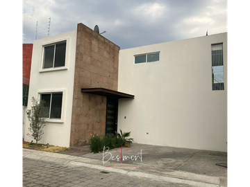 Casa en venta en Fracc. Los Almendros, Santiago Momoxpan