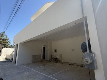 Venta de Casa en Conjunto Residencial de Lujo en Itzimná con piscina