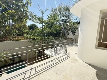 Venta de Casa en Conjunto Residencial de Lujo en Itzimná con piscina