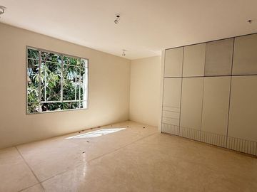 Venta de Casa en Conjunto Residencial de Lujo en Itzimná con piscina