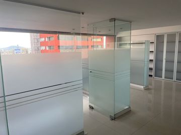 Oficinas, vista panorámica.Impecables.