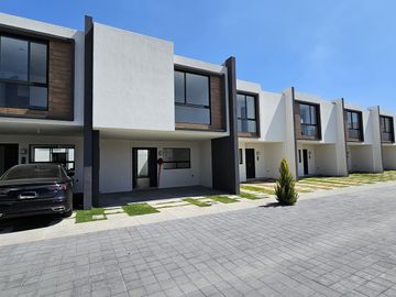 CASA NUEVA EN RENTA 3 RECAMARAS ZONA PASEO ARBOLEDAS TOLUCA