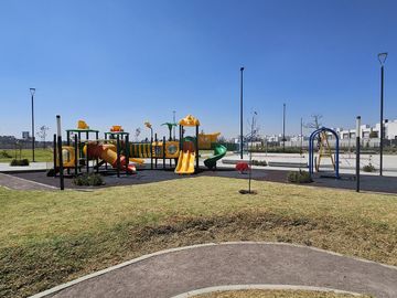 CASA NUEVA EN RENTA 3 RECAMARAS ZONA PASEO ARBOLEDAS TOLUCA
