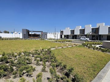CASA NUEVA EN RENTA 3 RECAMARAS ZONA PASEO ARBOLEDAS TOLUCA