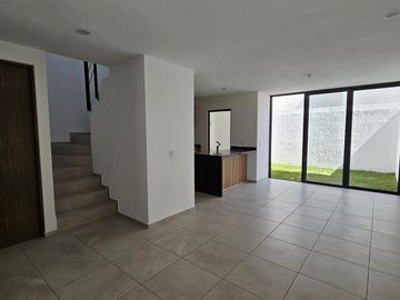 CASA NUEVA EN RENTA 3 RECAMARAS ZONA PASEO ARBOLEDAS TOLUCA