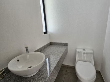 CASA NUEVA EN RENTA 3 RECAMARAS ZONA PASEO ARBOLEDAS TOLUCA