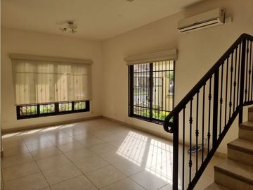 Casa en venta en Clayton Embassy Club