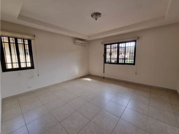 Casa en venta en Clayton Embassy Club