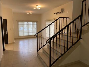 Casa en venta en Clayton Embassy Club