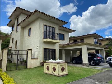 Casa en venta en Clayton Embassy Club