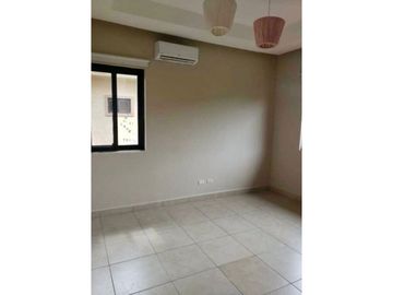 Casa en venta en Clayton Embassy Club