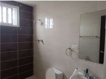 vendo o alquilo casa en Los Valles de nuevo Emperador