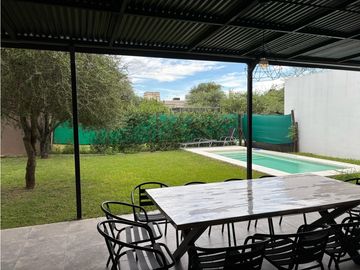 VENTA CASA 3 DORMITORIOS EN EN BARRIO CERRADO LAS CAÑITAS-MALAGUEÑO 