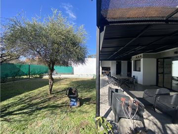 VENTA CASA 3 DORMITORIOS EN EN BARRIO CERRADO LAS CAÑITAS-MALAGUEÑO 