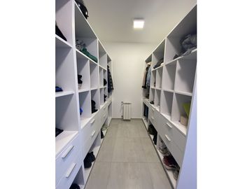 VENTA CASA 3 DORMITORIOS EN EN BARRIO CERRADO LAS CAÑITAS-MALAGUEÑO 