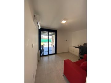 VENTA CASA 3 DORMITORIOS EN EN BARRIO CERRADO LAS CAÑITAS-MALAGUEÑO 