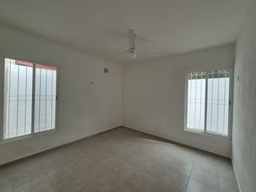 Casa NUEVA y remodelada de 2 rec en Caucel