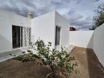 Casa NUEVA y remodelada de 2 rec en Caucel