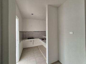 Casa NUEVA y remodelada de 2 rec en Caucel